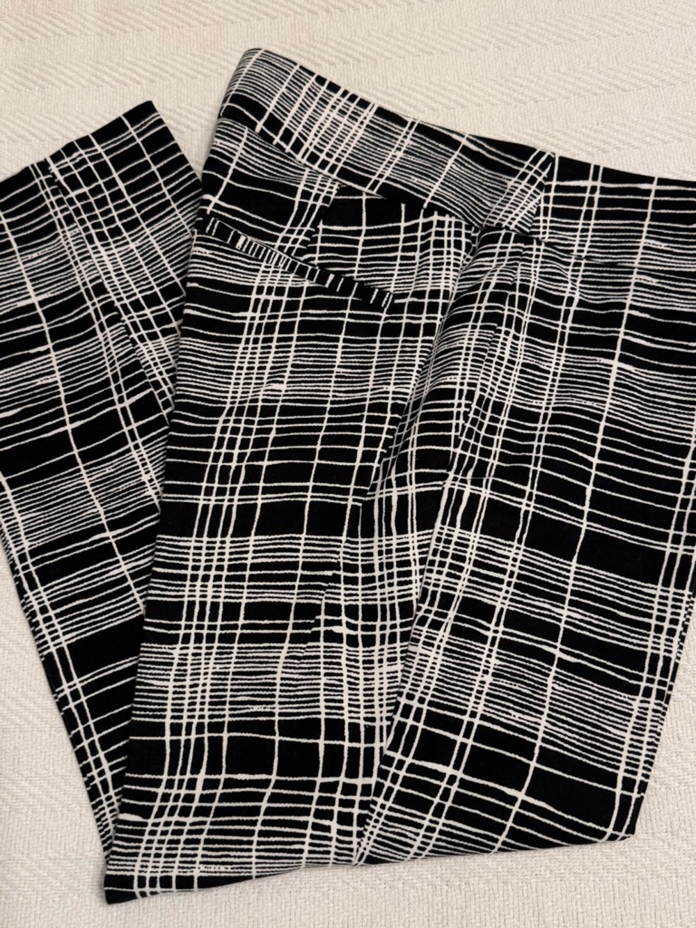 LOFT Marisa Black and White Graphic Cropped Pant-2P